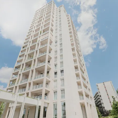 Gohost - Terrace Walking Distance From Station Апартаменты